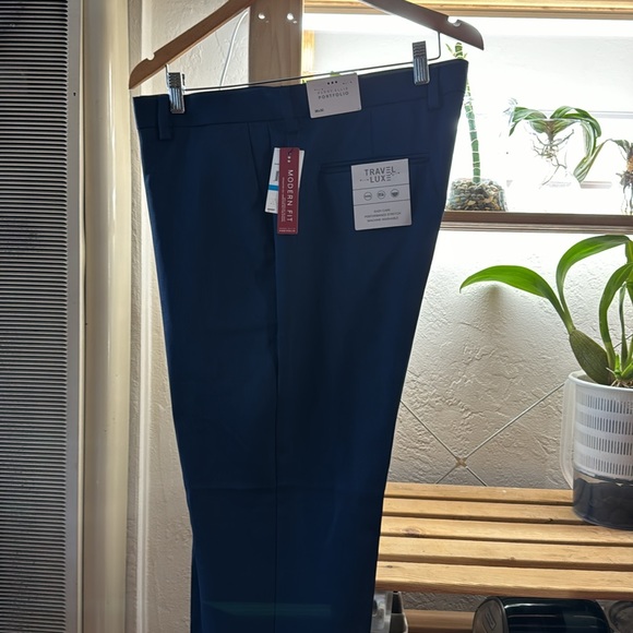 Modern fit- Perry Ellis Portfolio pants - Picture 5 of 5